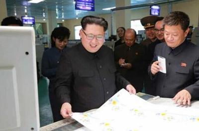 金正恩视察蒲公英作业本工厂，称赞产品设计用心、寓教于乐